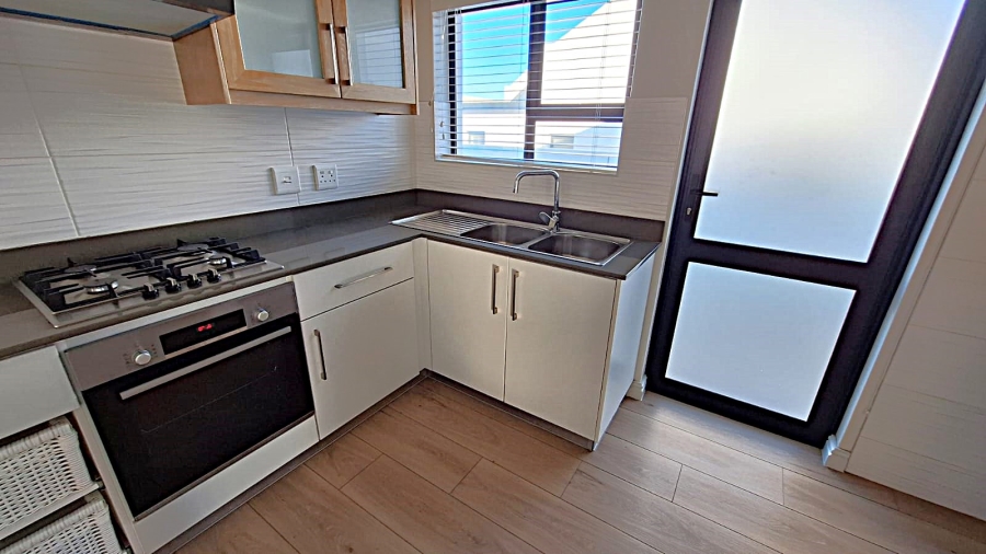 3 Bedroom Property for Sale in Sandbaai Western Cape